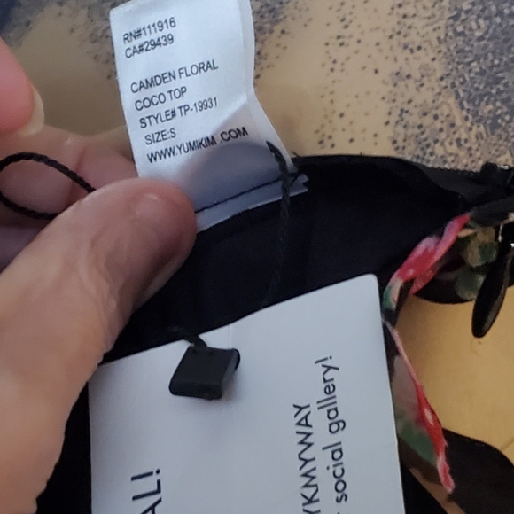 ❗️Sale❗️Yumi Kim Coco Floral Top - Picture 8 of 9